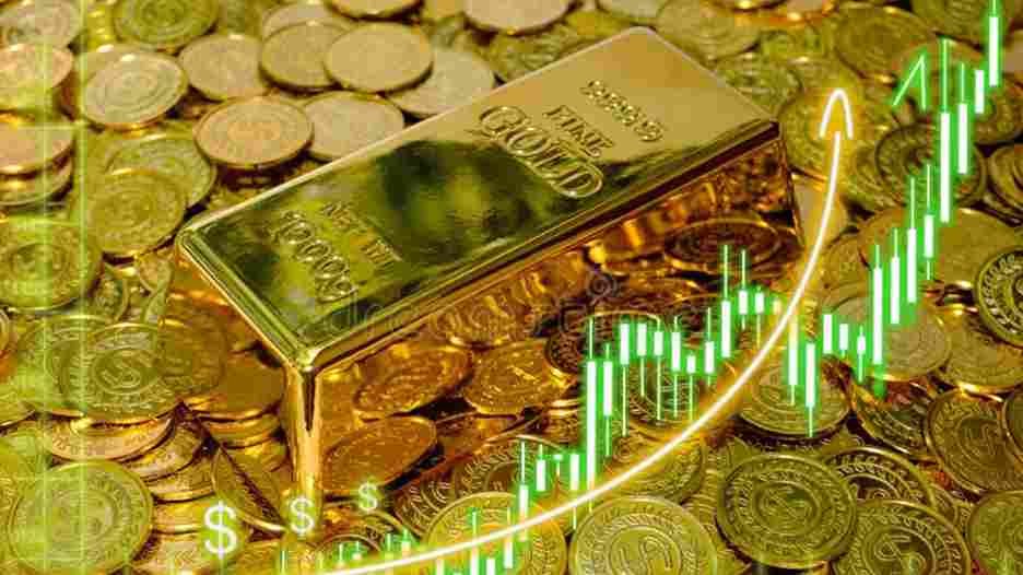 Gold jewellery displayed at a market in Pakistan as gold prices surge and per tola rates reach a new peak.