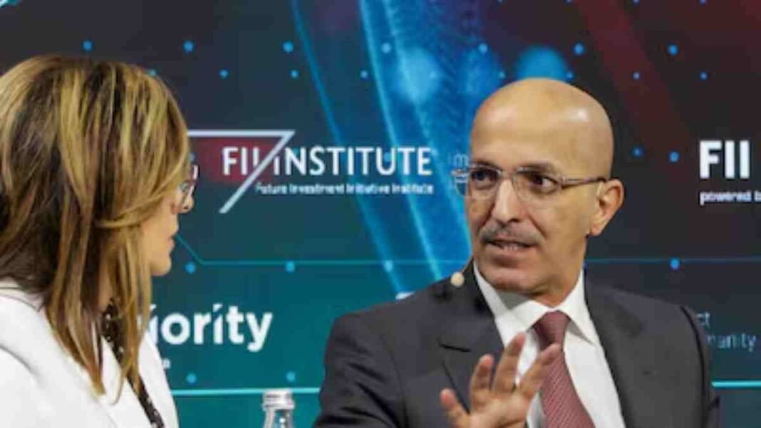 Mohammed Al-Jadaan speaking at global investment summit about economic crisis