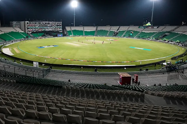 Lahore Qalandars vs Hyderabad Kingsmen PSL 11 match action