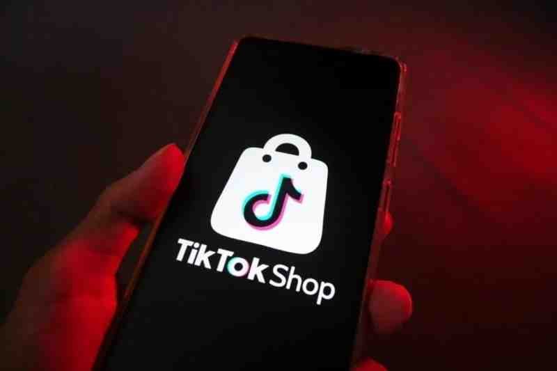 TikTok sellers Pakistan using TikTok Shop for online product selling