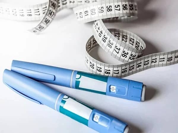 Weight Loss Injections improves Liver Health: Study Finds Medical illustration showing liver health improvement and weight loss injection treatment
