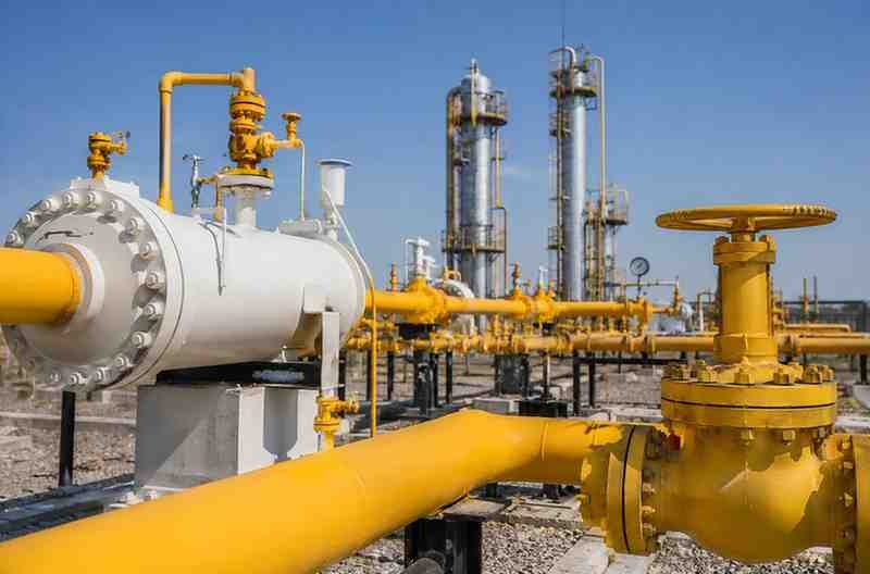 Increase in Gas Production in Pakistan Gas processing facility showing pipelines and industrial energy infrastructure in Pakistan