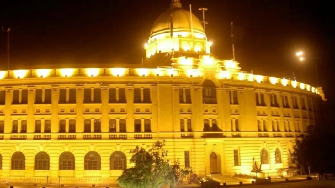 Advance filing cuts cargo clearance to 90 hours at Karachi Port Advance filing cargo clearance: the Karachi Port Trust building