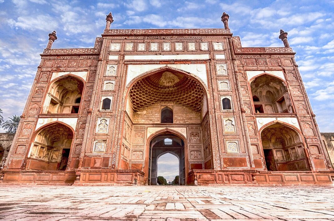 Akbari Sarai Shahdara: Why You Should Visit & When to Go | Explore Pakistan Akbari Sarai Shahdara: Why You Should Visit & When to Go | Explore Pakistan