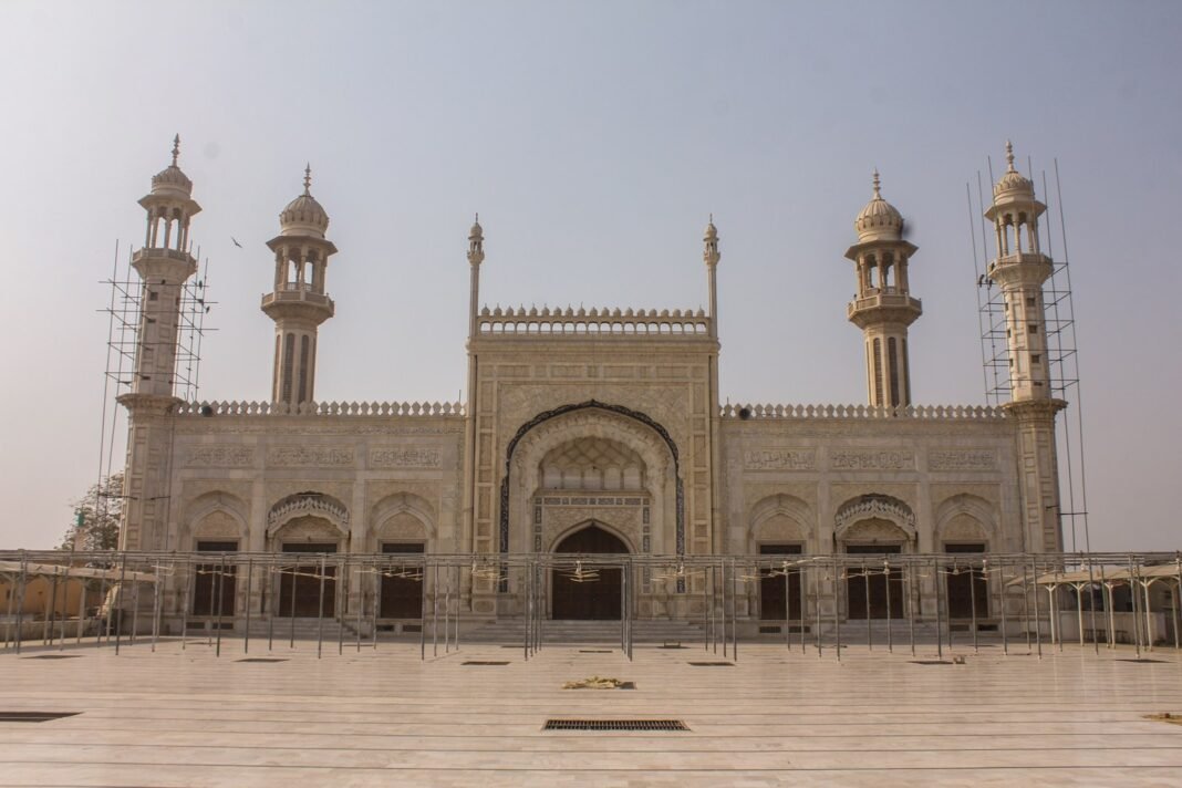 Al-Sadiq Mosque, Bahawalpur: Why You Should Visit & When to Go | Explore Pakistan
