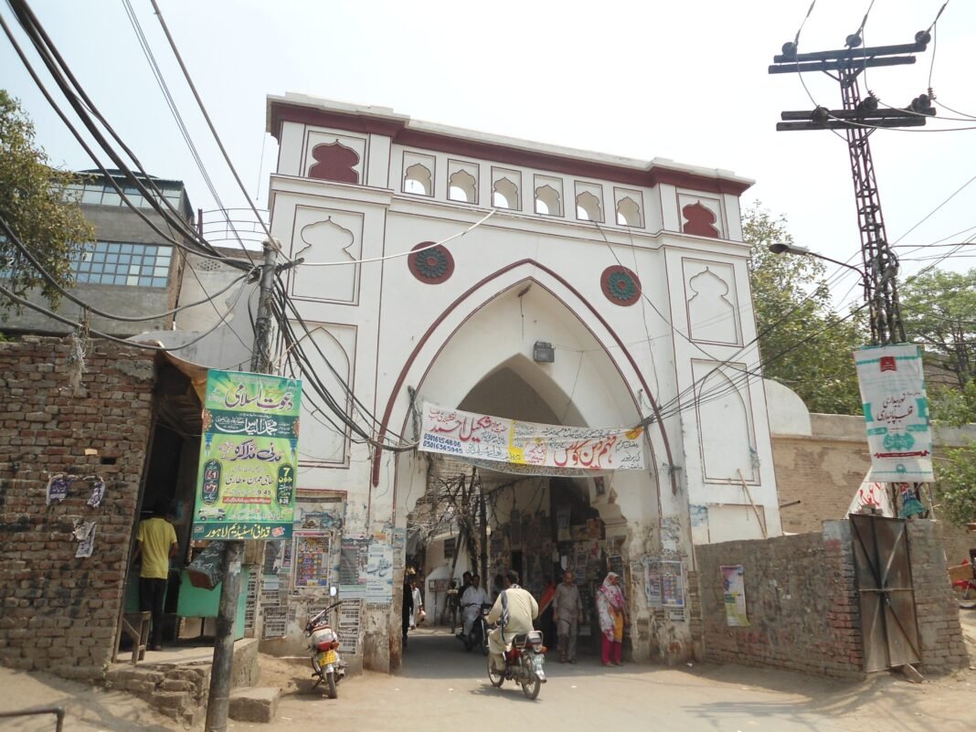 Bhati Gate: Why You Should Visit & When to Go | Explore Pakistan Bhati Gate: Why You Should Visit & When to Go | Explore Pakistan