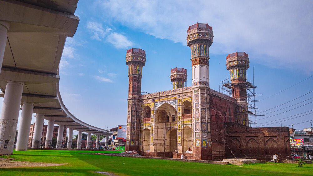 Chauburji: Why You Should Visit & When to Go | Explore Pakistan