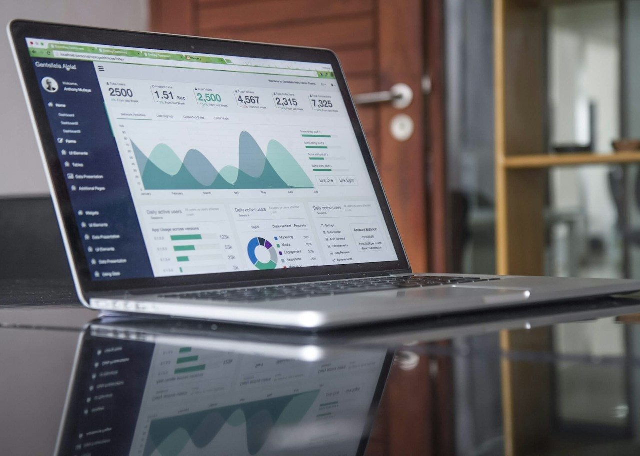 Dollar-Cost Averaging vs Lump Sum: Does Investing Monthly Beat Investing It All at Once?