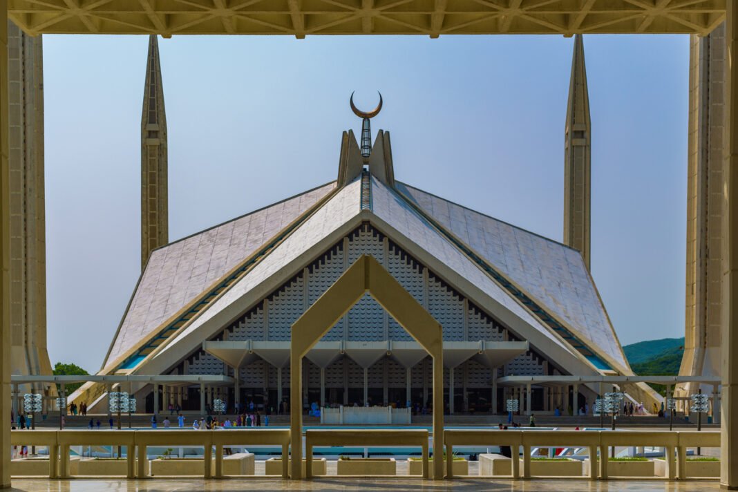 Faisal Mosque: Why You Should Visit & When to Go | Explore Pakistan Faisal Mosque: Why You Should Visit & When to Go | Explore Pakistan