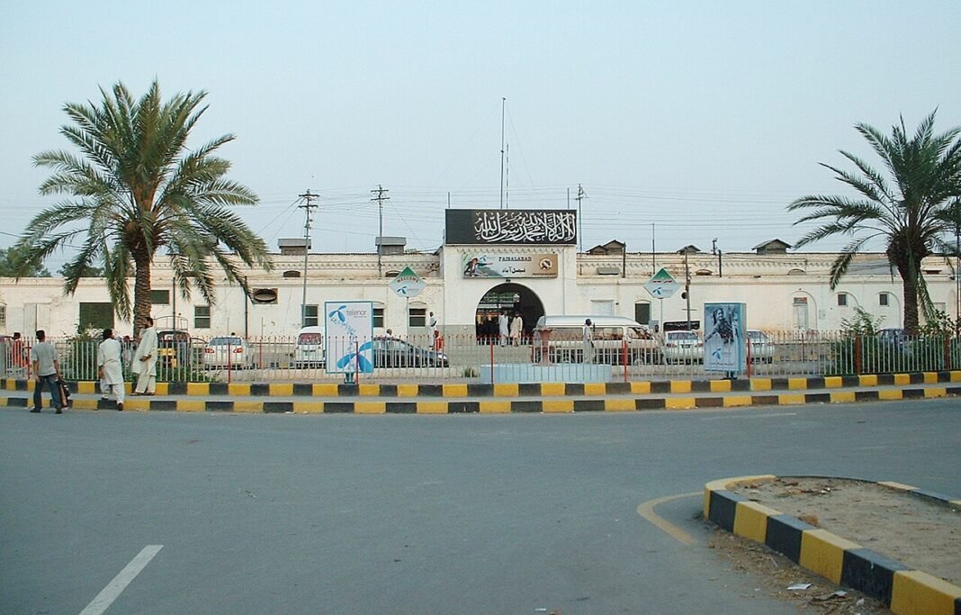 Faisalabad Railway Station: Why You Should Visit & When to Go | Explore Pakistan