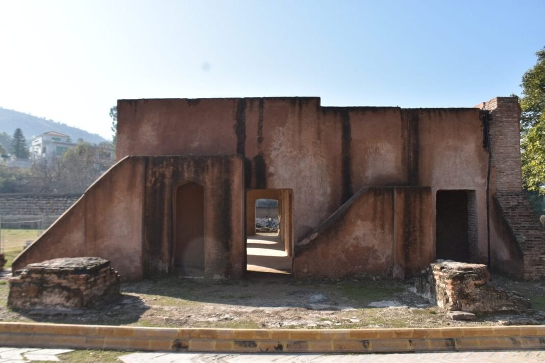 Farud Gah, Shahan e Mughlia: Why You Should Visit & When to Go | Explore Pakistan Farud Gah, Shahan e Mughlia: Why You Should Visit & When to Go | Explore Pakistan
