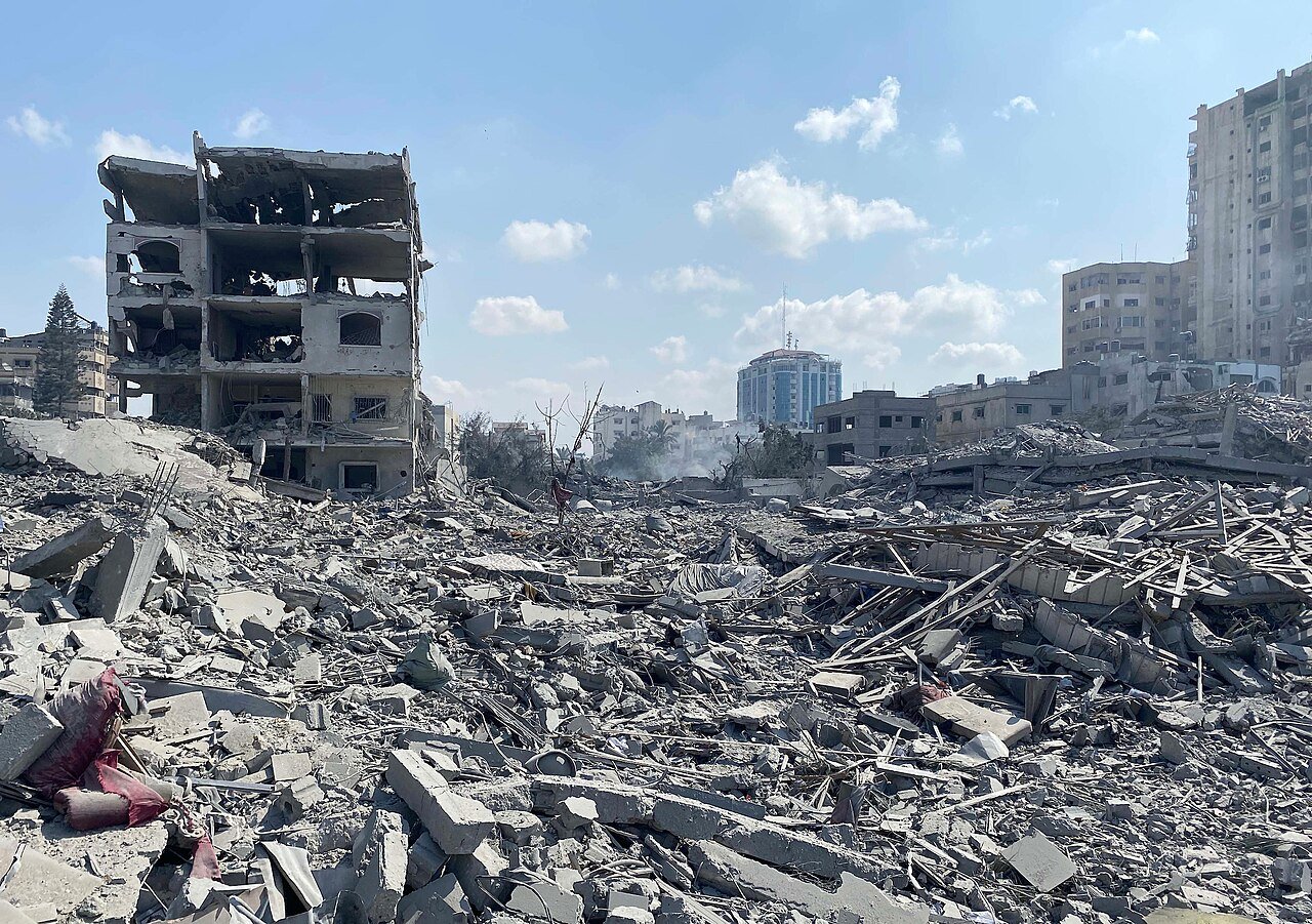 Israeli Strikes Kill Palestinians in Gaza Amid Continued Ceasefire Violations
