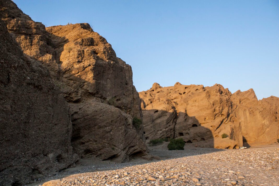 Gondrani Caves (Shehr-e-Roghan): Why You Should Visit & When to Go | Explore Pakistan Gondrani Caves (Shehr-e-Roghan): Why You Should Visit & When to Go | Explore Pakistan