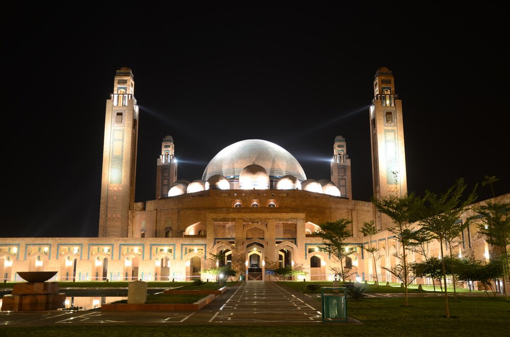 Grand Jamia Mosque, Lahore: Why You Should Visit & When to Go | Explore Pakistan