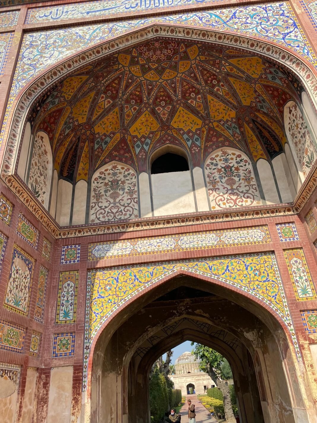Gulabi Bagh Gateway: Why You Should Visit & When to Go | Explore Pakistan Gulabi Bagh Gateway: Why You Should Visit & When to Go | Explore Pakistan