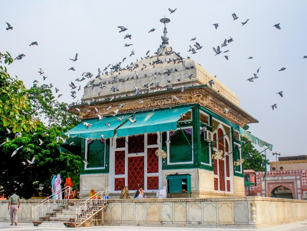 Gurdwara Chaubacha Sahib, Lahore: Why You Should Visit & When to Go | Explore Pakistan Gurdwara Chaubacha Sahib, Lahore: Why You Should Visit & When to Go | Explore Pakistan