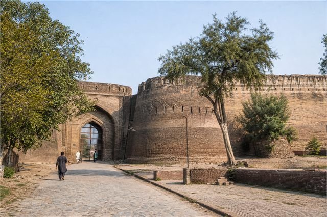 Gurdwara Chhevin Patshahi, Ghalotian Khurd: Why You Should Visit & When to Go | Explore Pakistan Gurdwara Chhevin Patshahi, Ghalotian Khurd: Why You Should Visit & When to Go | Explore Pakistan