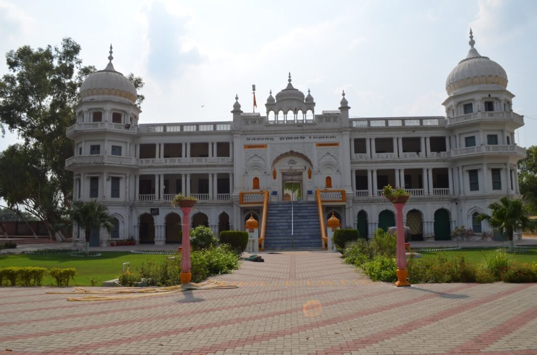 Gurdwara Sach Khand, Chuhrkana: Why You Should Visit & When to Go | Explore Pakistan Gurdwara Sach Khand, Chuhrkana: Why You Should Visit & When to Go | Explore Pakistan
