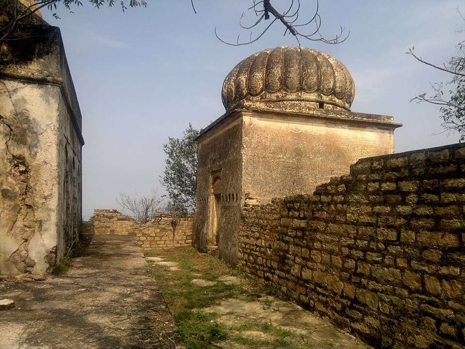 Guru Nanak’s Shrine, Tilla Jogian: Why You Should Visit & When to Go | Explore Pakistan Guru Nanak’s Shrine, Tilla Jogian: Why You Should Visit & When to Go | Explore Pakistan