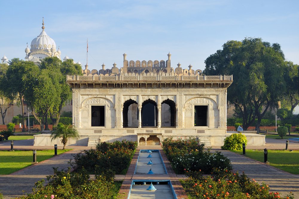 Hazuri Bagh: Why You Should Visit & When to Go | Explore Pakistan Hazuri Bagh: Why You Should Visit & When to Go | Explore Pakistan