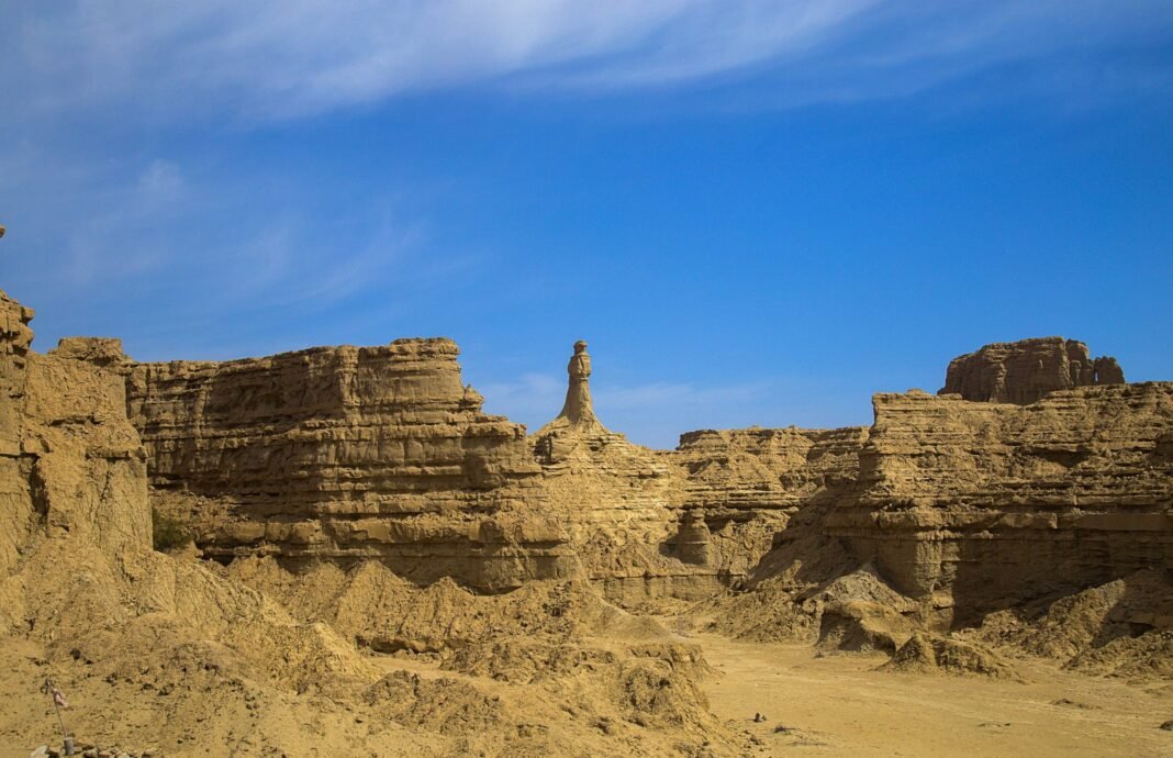 Hingol: Where the Desert Sphinx Rises Hingol: Where the Desert Sphinx Rises