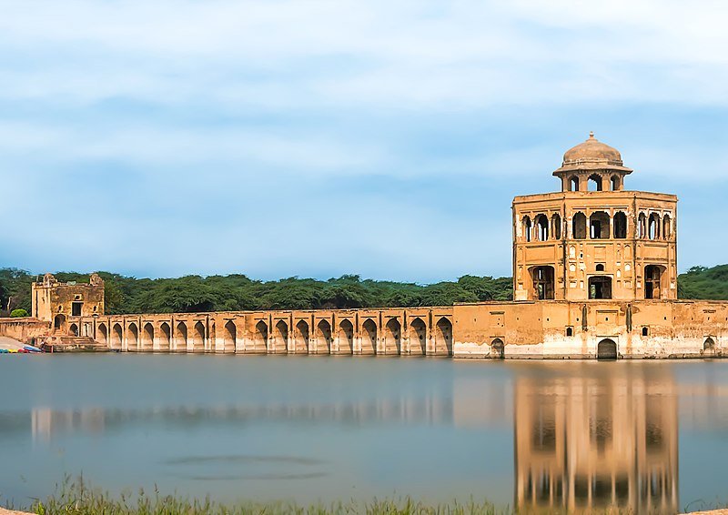 Hiran Minar: A Monument to a Pet Deer Hiran Minar: A Monument to a Pet Deer