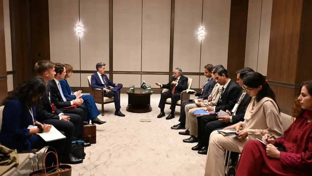 Khawaja Asif Criticises Miliband Over Shoe Etiquette in Istanbul Khawaja Asif Miliband: Ishaq Dar meets UK Foreign Secretary Ed Miliband in Istanbul, with Miliband seated with one leg crossed