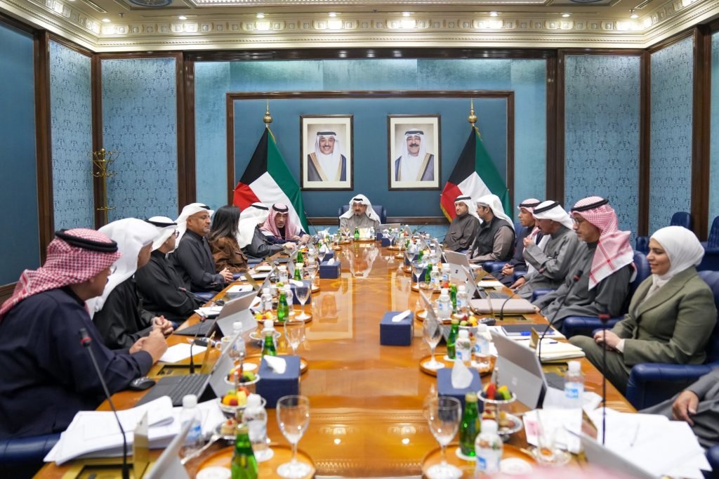 Kuwait Condemns Houthi Attacks on Makkah and Madina, Backs Saudi Arabia Kuwait's Council of Ministers in session in Kuwait City, after the cabinet condemned the Houthi attacks on Makkah and Madina
