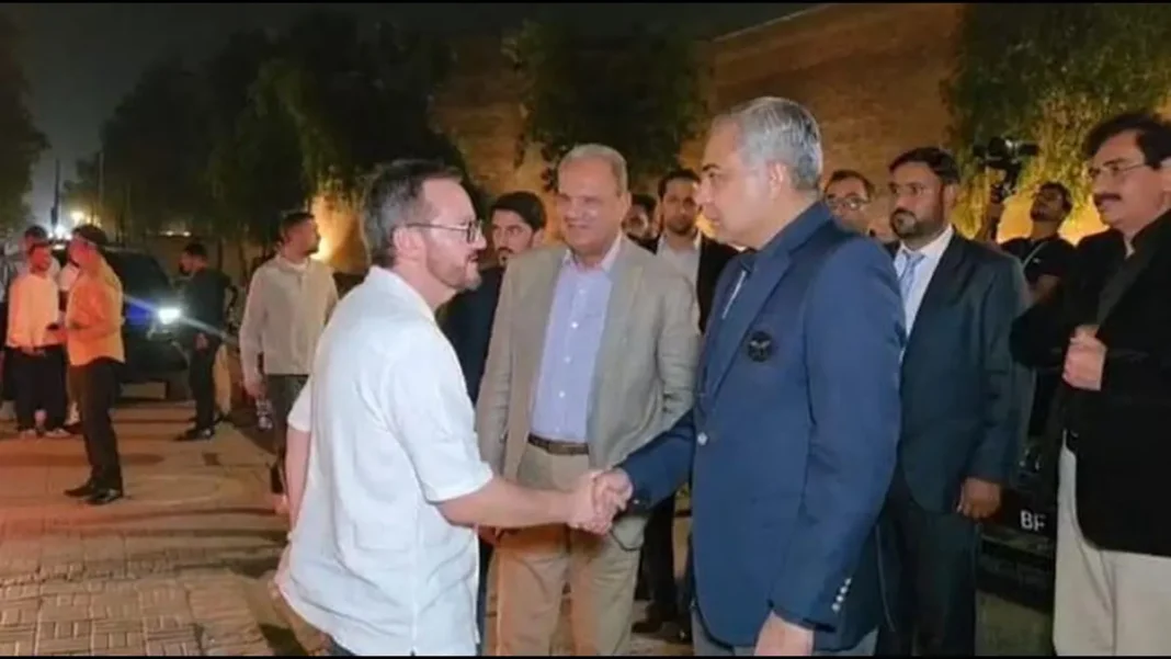 Naqvi Lahore Fort Reception for Tri-Series Teams Mohsin Naqvi welcomes Mike Hesson at Lahore Fort — Naqvi Lahore Fort reception
