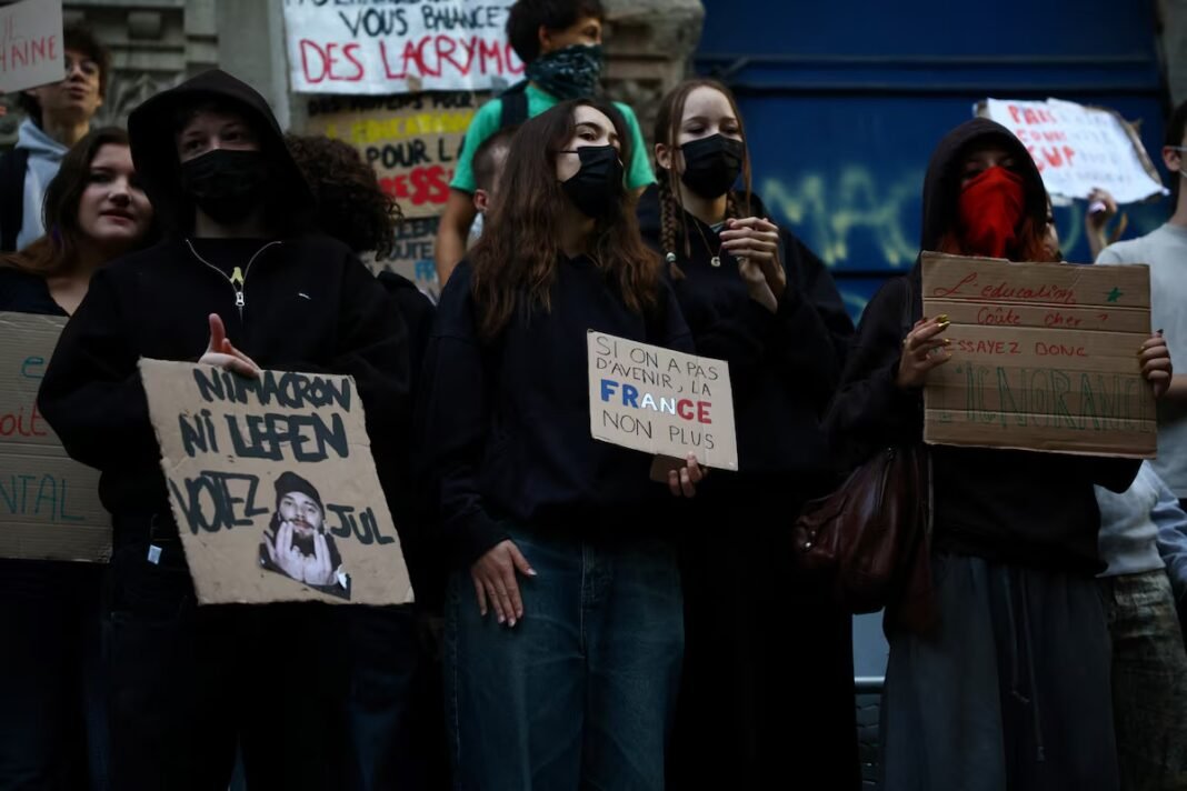 Why French Students Are Shutting Schools: The Protests Explained