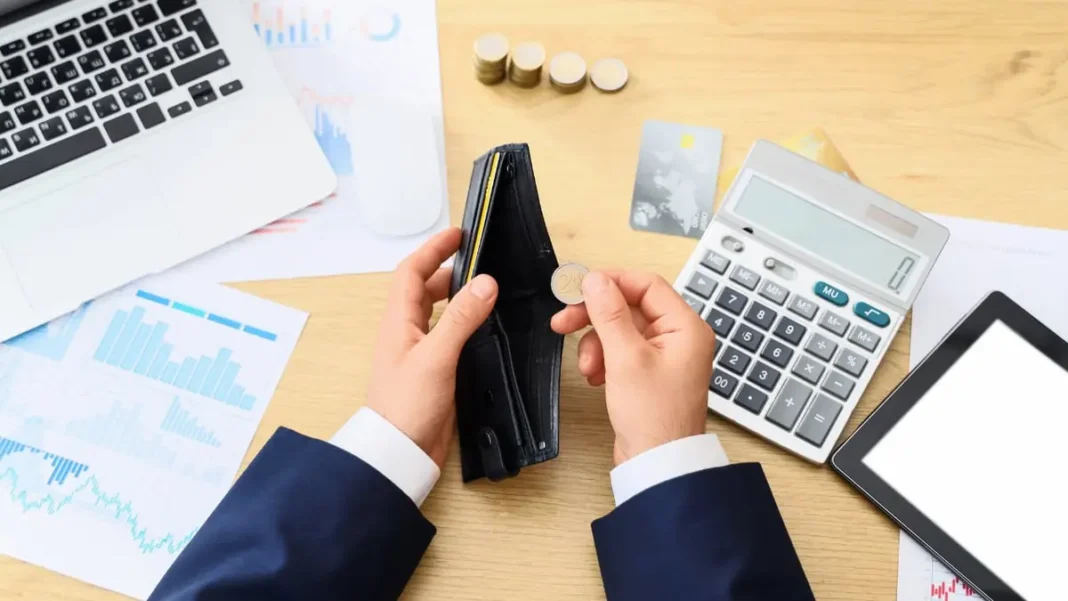 Pakistan’s Balance of Payments Swings to .39b Deficit in September