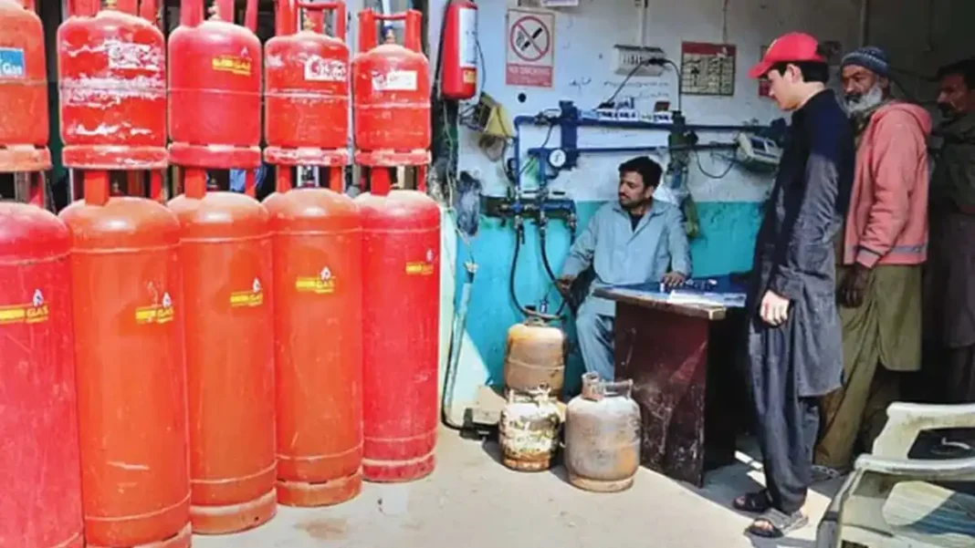 LPG price hits record Rs600 per kg as Iran supply dries up LPG price hits record Rs600 per kg as Iran supply dries up