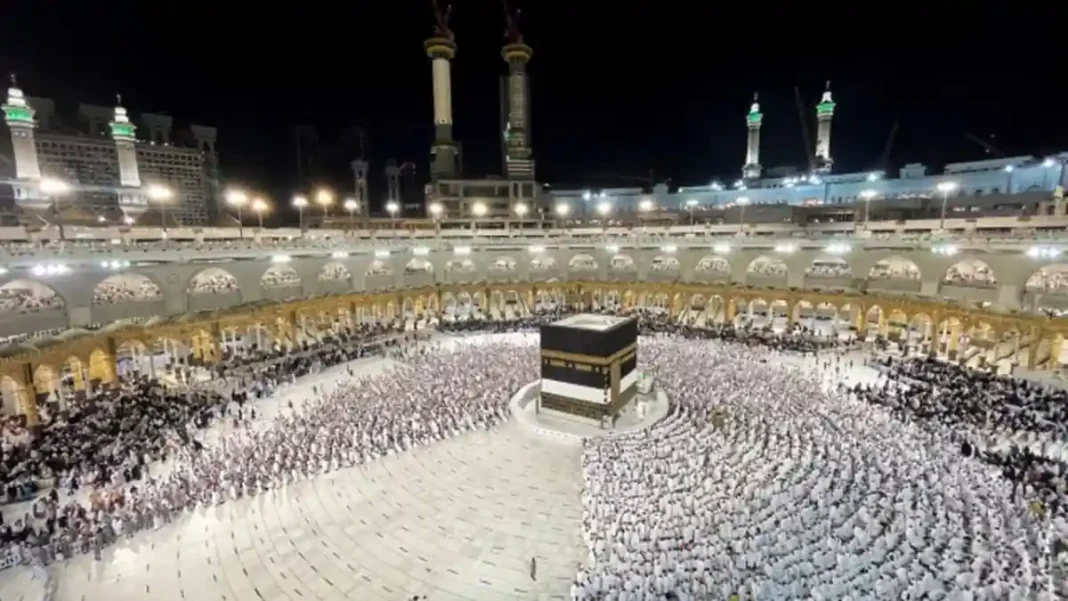 Umrah Vaccine Exemption Ends; Karachi Airport Reopens 24-Hour Vaccination Centre