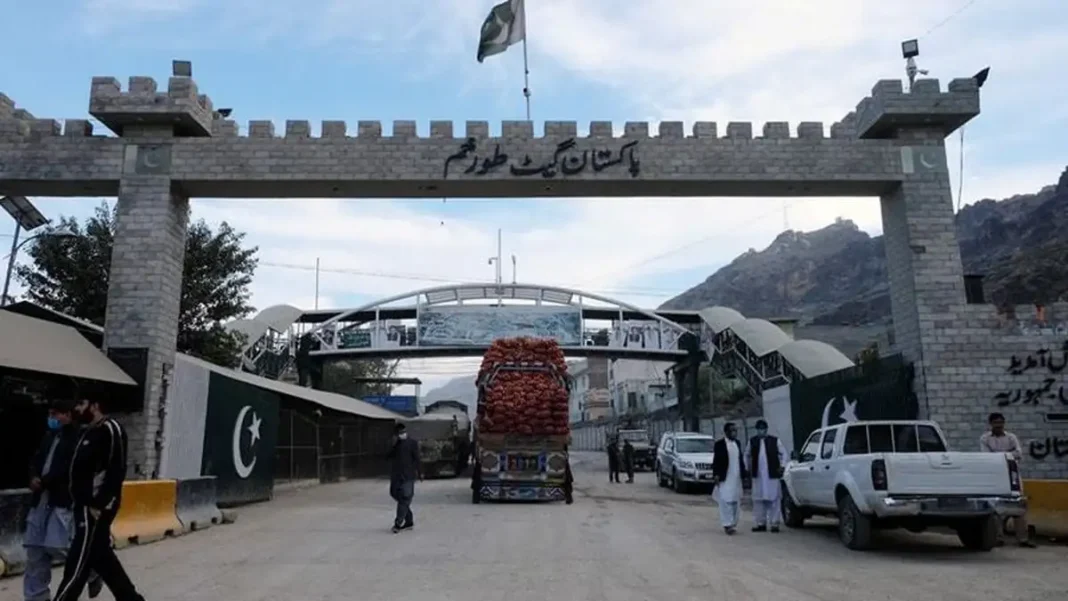 Warning Shots Fired at Torkham as Afghan Forces Resume Border Post Work