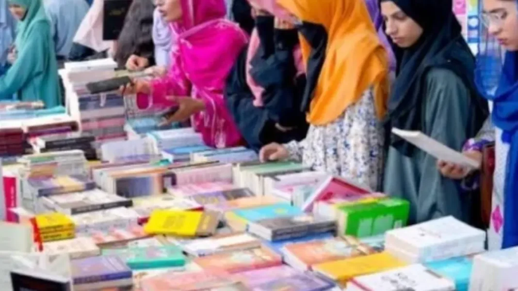 Over 200,000 Books Sold at Punjab University’s Record-Breaking Three-Day Book Fair PU book fair — visitors browsing stalls at Punjab University's record three-day book fair in Lahore