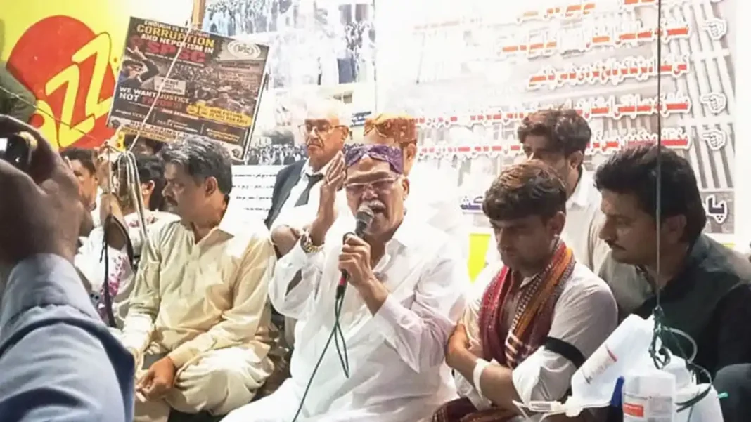 Failed SPSC candidates begin march from Hyderabad to Karachi SPSC candidates march - The News photo