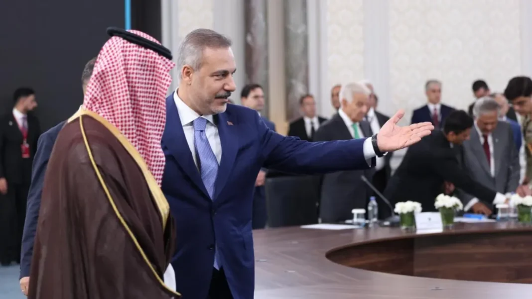 Ishaq Dar departs for Istanbul for first-ever R4-E3 foreign ministers’ meeting Ishaq Dar Istanbul meeting: Turkish FM Hakan Fidan hosts diplomats in Istanbul