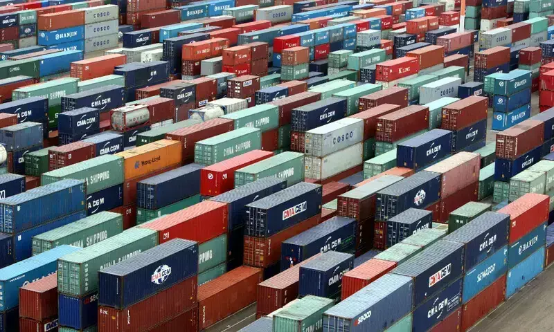 PM criticises exporters over sluggish shipments; industry says policy failures lie with government