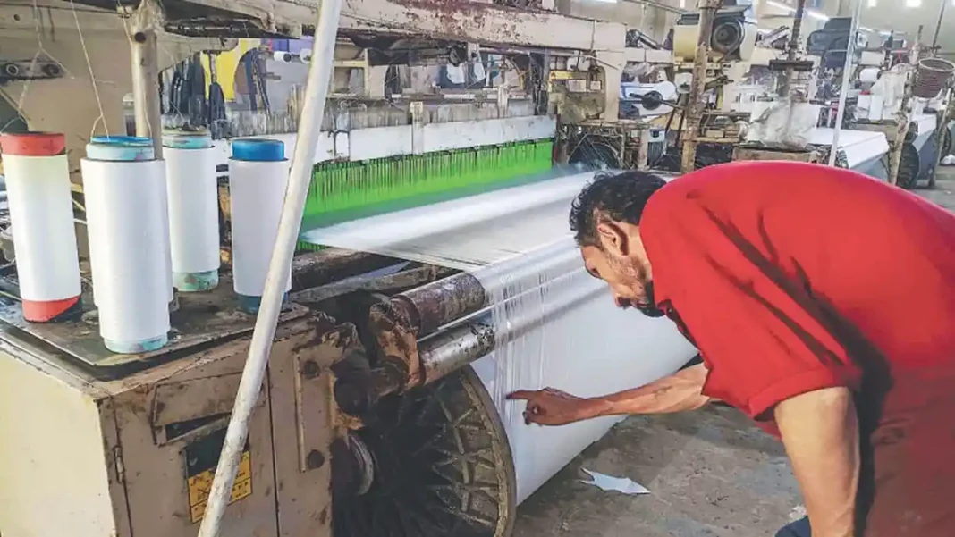 Faisalabad Powerloom Workers Protest Alleged Police Torture