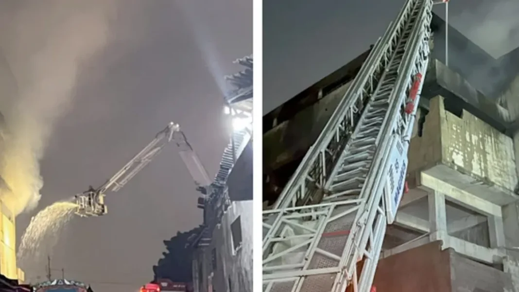 Karachi SITE Factory Fire Controlled After Eight-Hour Battle, Probe Ordered Karachi SITE Factory Fire Controlled After Eight-Hour Battle, Probe Ordered