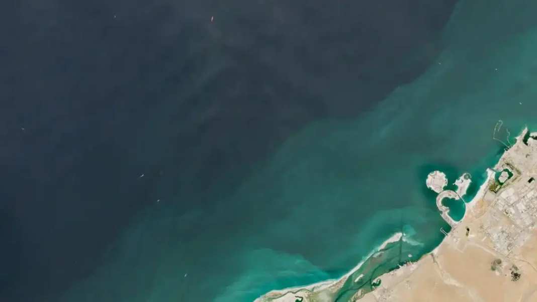 UAE Oil Spill Widens as More Beaches Close