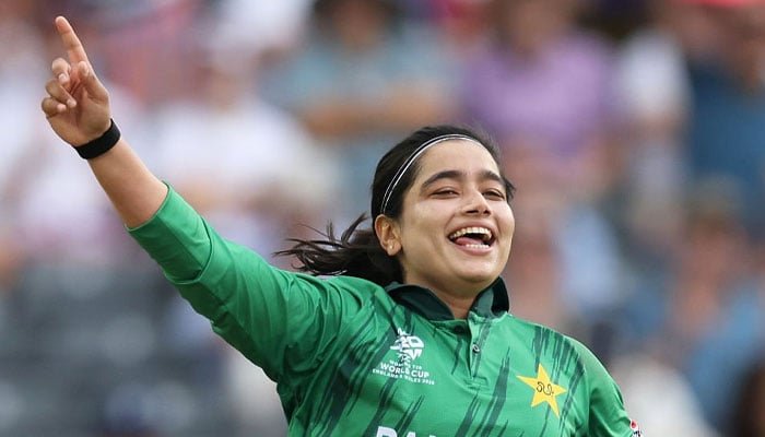 Perth Scorchers sign Pakistan captain Fatima Sana for WBBL 12