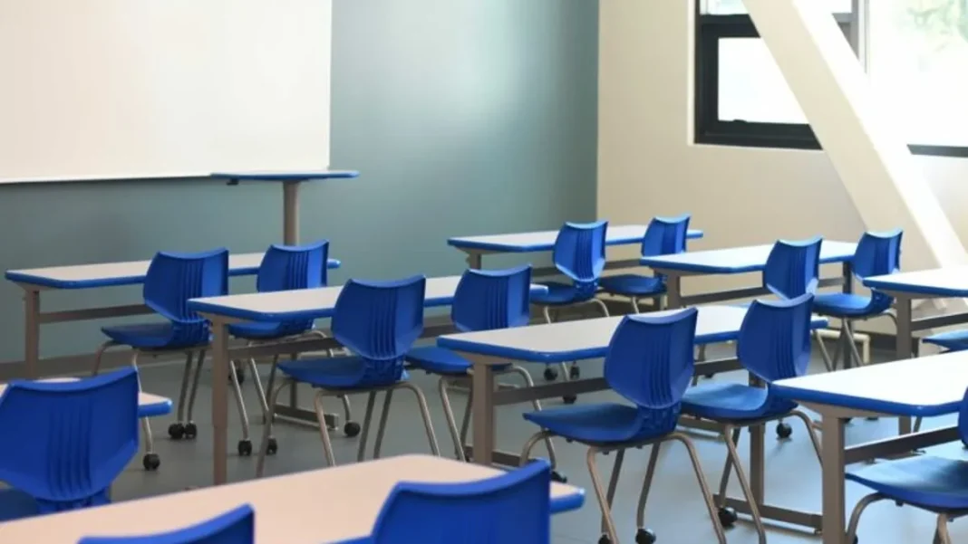 Punjab Warns FIRs for Private Schools Ignoring Winter Timings