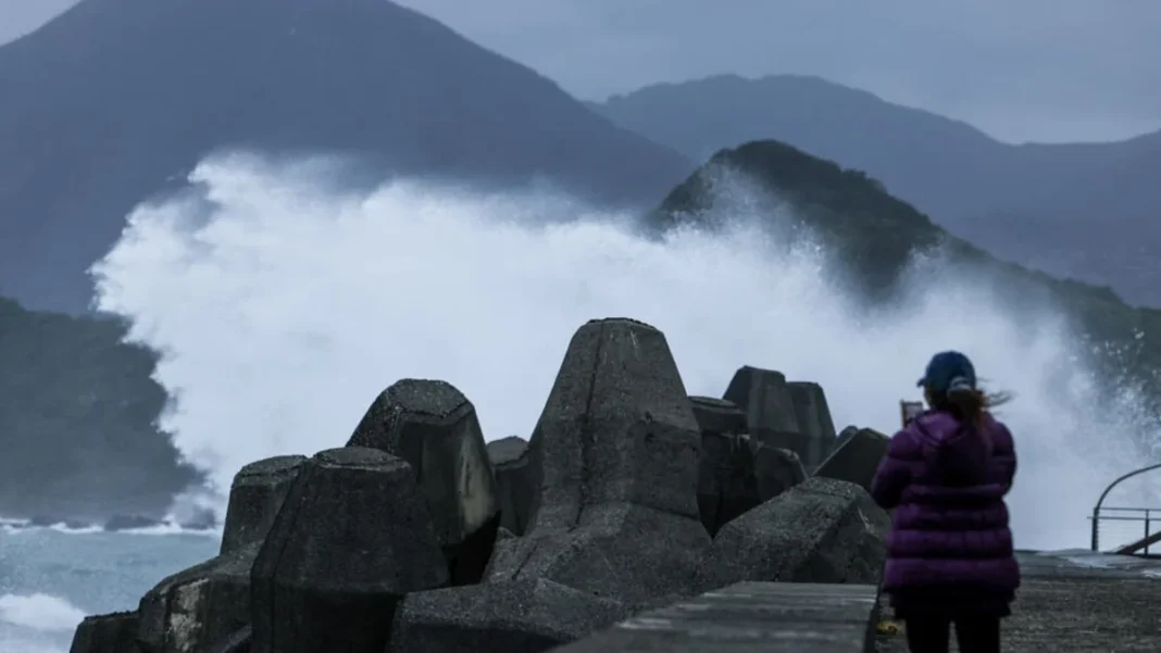 Typhoon Champi shuts down Taiwan; nearly 1,000 flights cancelled, one dead Typhoon Champi Taiwan: waves crash on the coast as the storm approaches