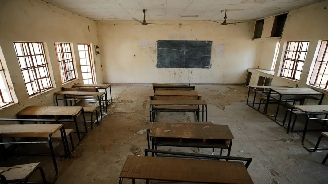 Sindh orders immediate closure of schools in unsafe buildings Sindh orders immediate closure of schools in unsafe buildings