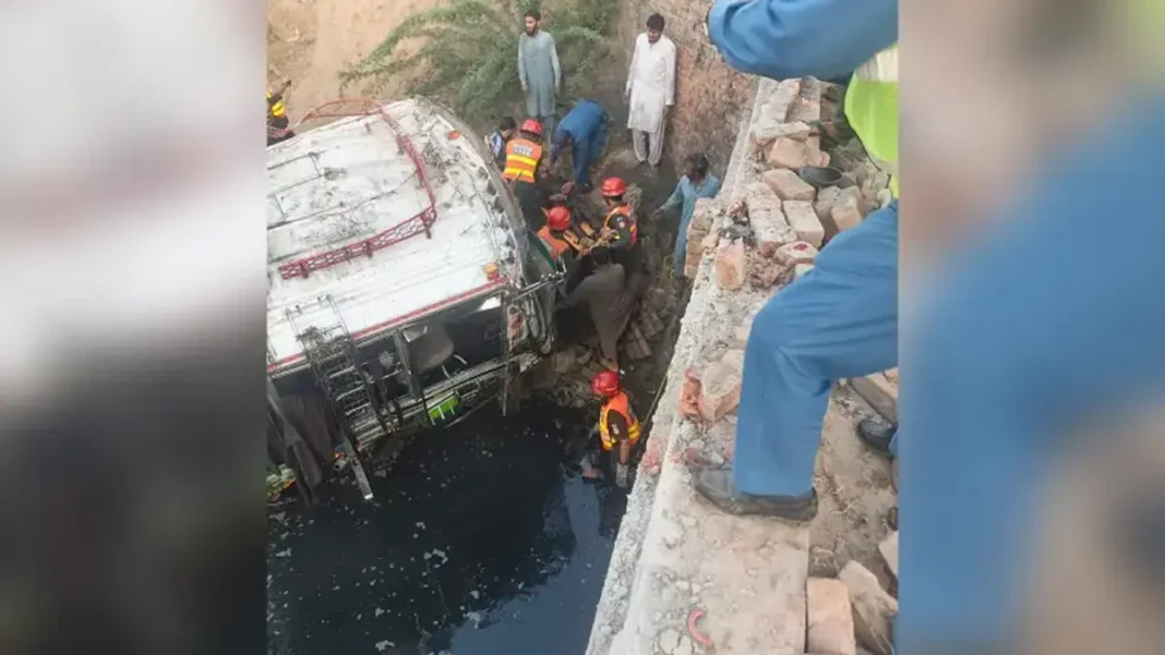 Hafizabad Bus Plunges Into Drain, Five Killed