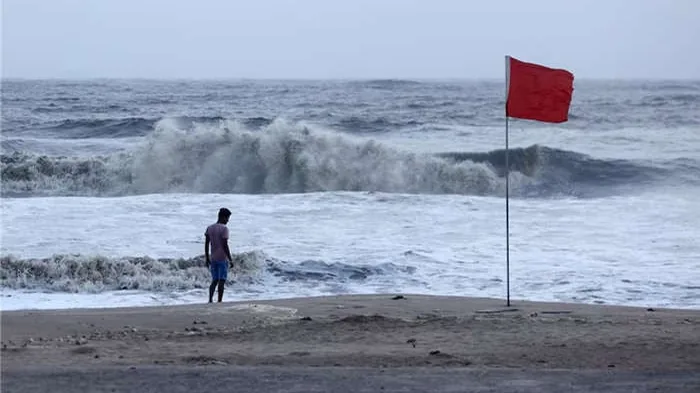 India Readies Evacuation as Cyclone Arnab Nears Coast