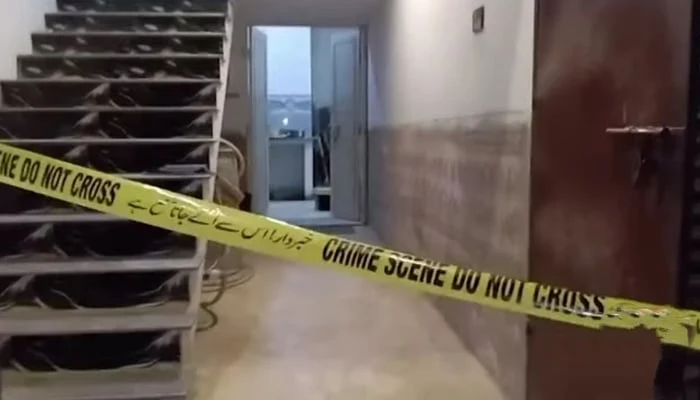 Gulshan-e-Hadeed Family Deaths: Five of a Family Found Dead in Karachi Flat Police tape sealing a house in Karachi amid the Gulshan-e-Hadeed family deaths probe