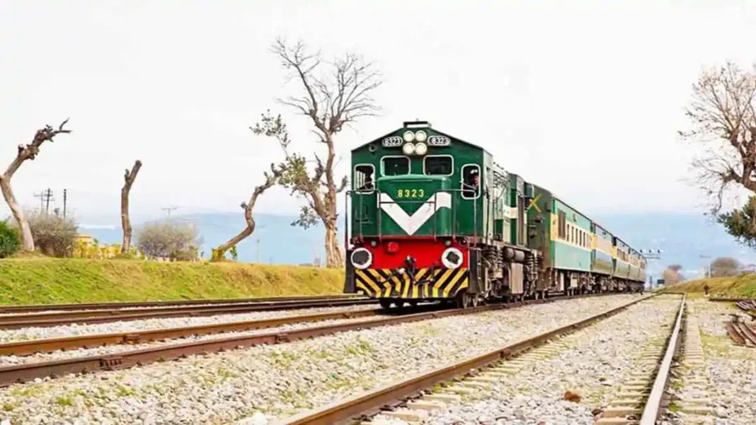 NAB Recovers Rs21.85bn Worth of Railways Land in Jhelum NAB recovers railways land: Pakistan Railways train on tracks in Jhelum