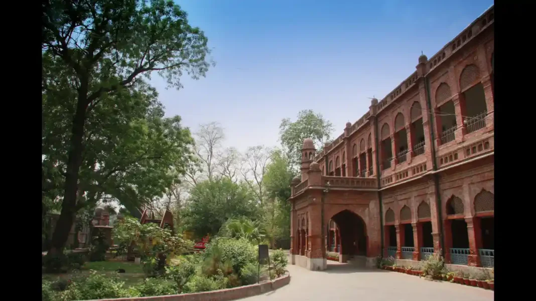 QAMC Afghan doctors expelled: Bahawalpur college orders 20 to leave Historic building of Quaid-i-Azam Medical College Bahawalpur — QAMC Afghan doctors expelled